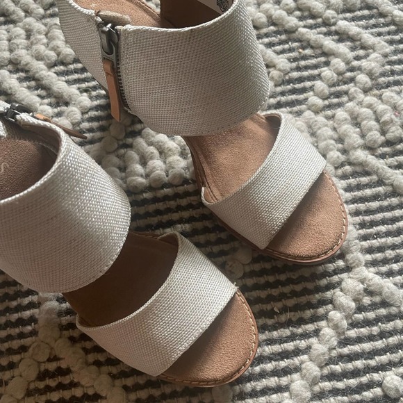 TOMS Women’s Ivory Canvas Open Toe Heels Size 7 - Picture 8 of 9